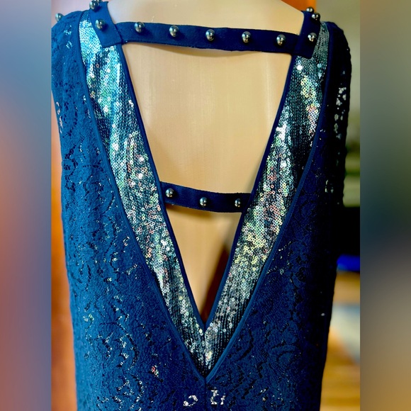 No.21 Silver Sequined/Black Lace Dress Size Small, Retail $1400 - Picture 7 of 12